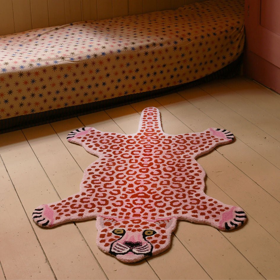 Pinky Luipaard Vloerkleed Groot - Doing Goods - SuperMatique