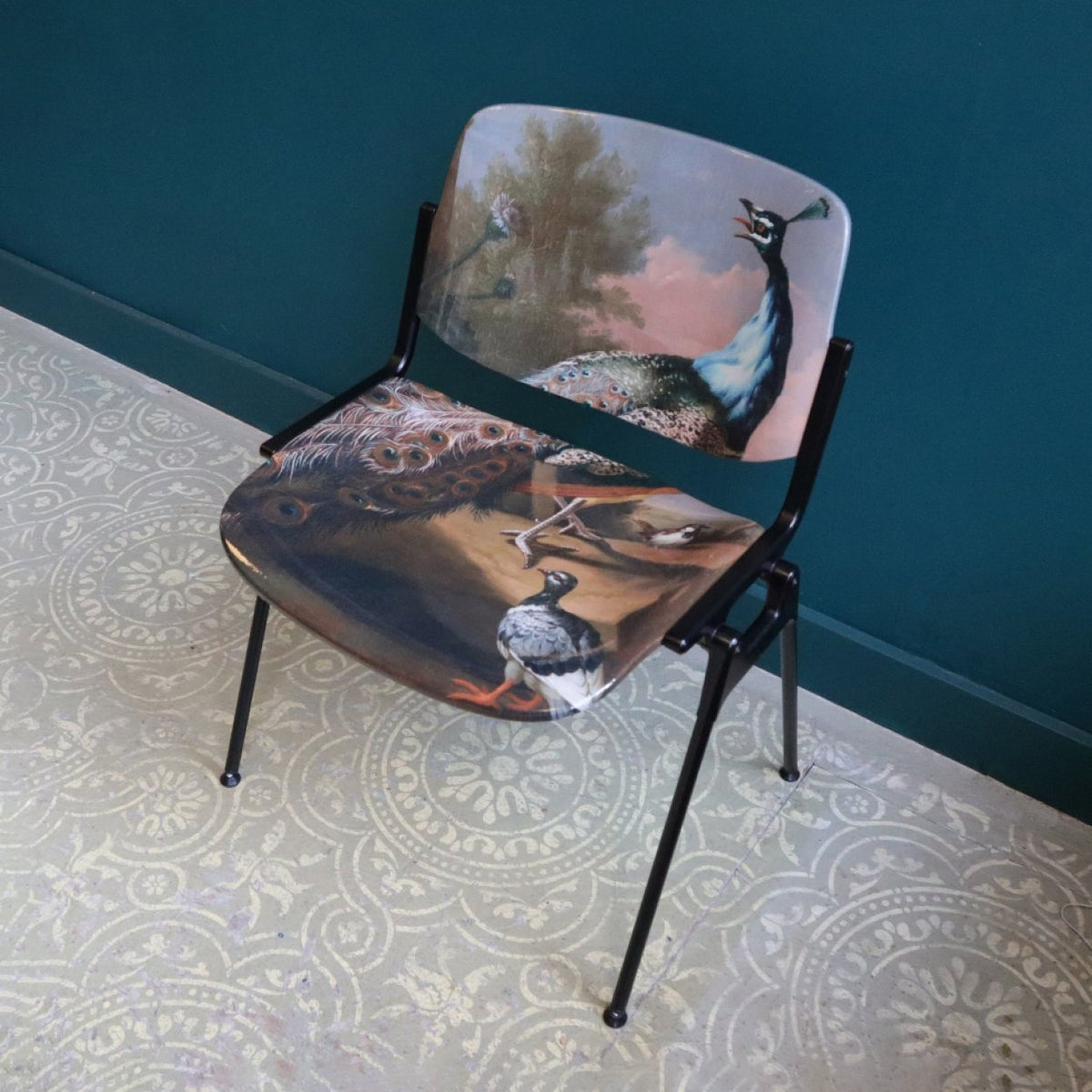 Peacock Pink Chair - SuperMatique