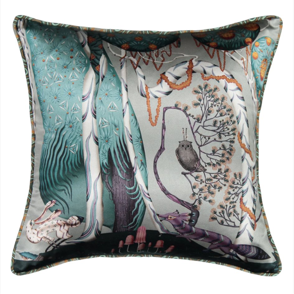 Rabbit in Tigerwoods silk sierkussen Klaus Haapaniemi - SuperMatique