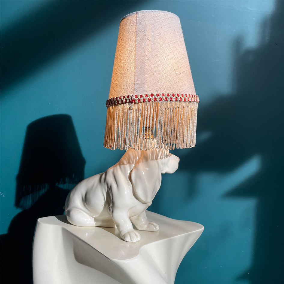 Afbeelding van vintage keramiek lamp in vorm van een wit Cocker Spaniel hondje t.i.p. lights - SuperMatique