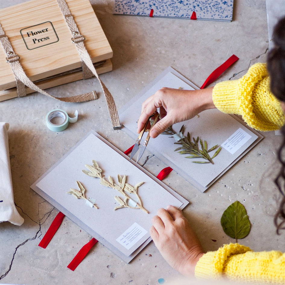 Afbeelding van bloemenpersset met herbarium bookje Fábrica de Texturas -  SuperMatique